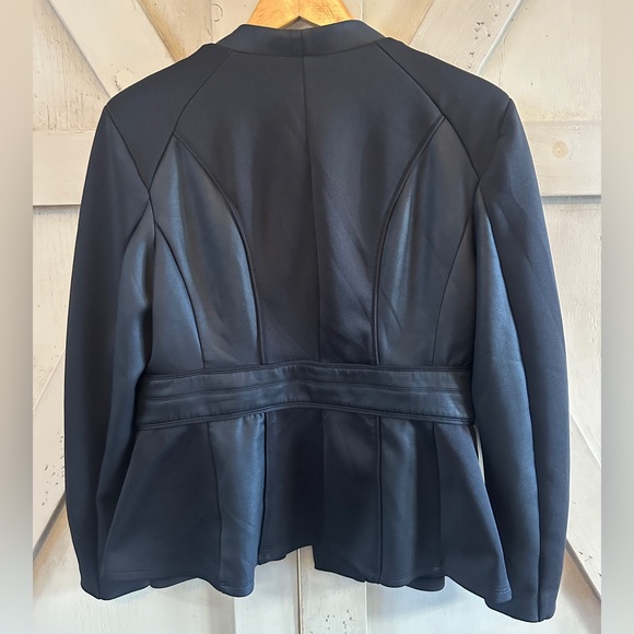 Bisou Bisou Black Peplum Blazer - Picture 3 of 6